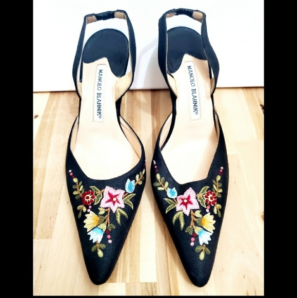 Manolo Blahnik Shoes - Manolo Blahnik Black w/ Floral design Kitten Heels